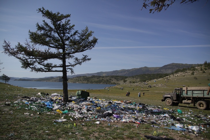 Сбор мусора на Байкале