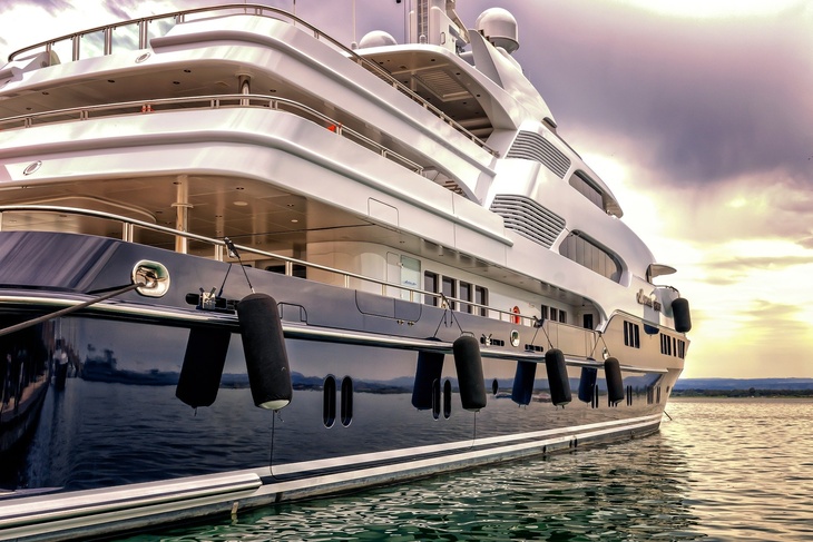 Невыразимая роскошь: Forbes составил рейтинг шикарных яхт российских олигархов
