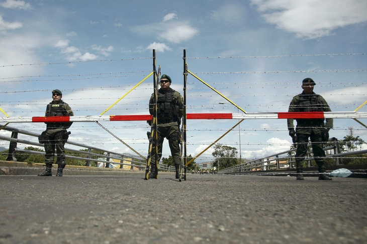 Колумбия закрыла границы из-за возможных протестов 