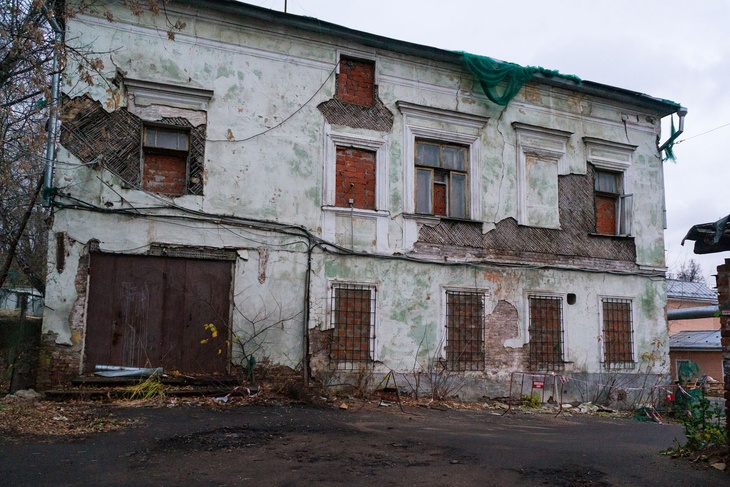 Минстрой объяснил инициативу ремонтировать ветхие дома за счет россиян