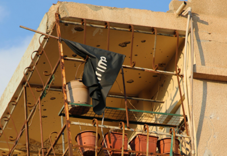 Флаг ИГ в Сирийской Пальмире