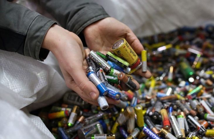 Россиянам грозят штрафы за неправильную утилизацию батареек