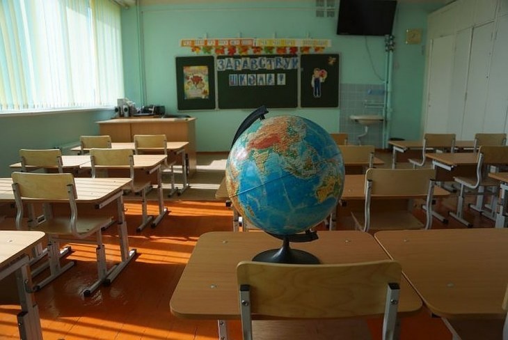 В Екатеринбурге возбудили дело против подростка, напавшего на учительницу