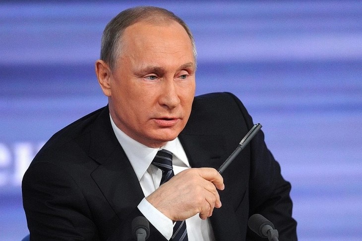 Путин подписал закон об информировании о льготах