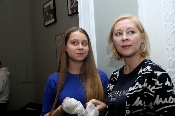 гражданская жена Евгения Осина Елена Скорнякова и ее дочь Анастасия Годунова