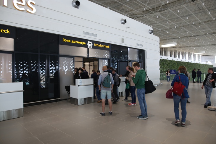 В транзитных зонах аэропортов появятся изолированные комнаты для курения