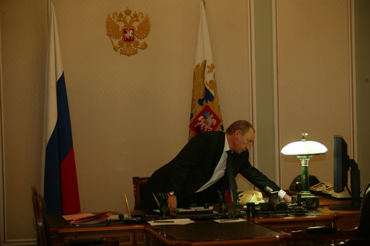 Путин в своем коридоре