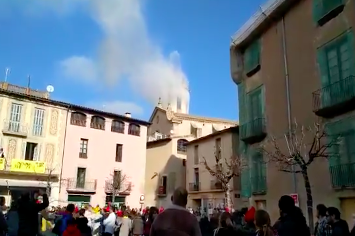 Из-за взрыва колокольни в Испании пострадали 14 человек