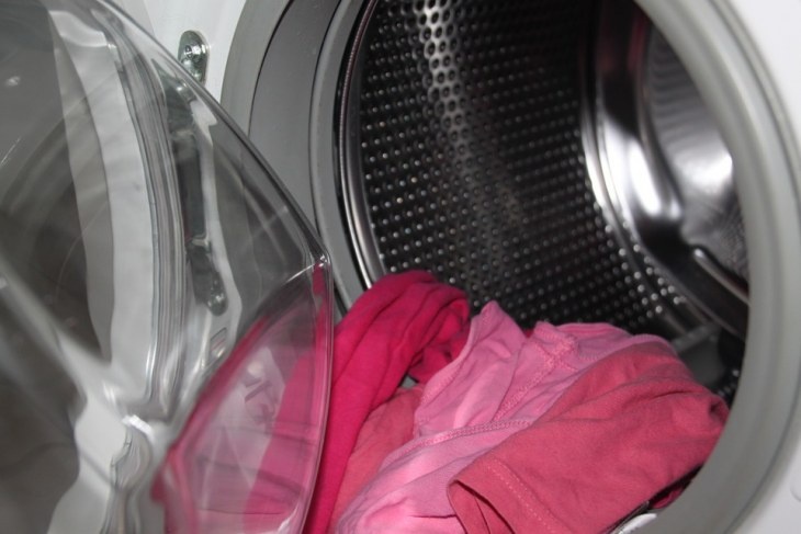 Мать постирала новорожденного сына в стиральной машине