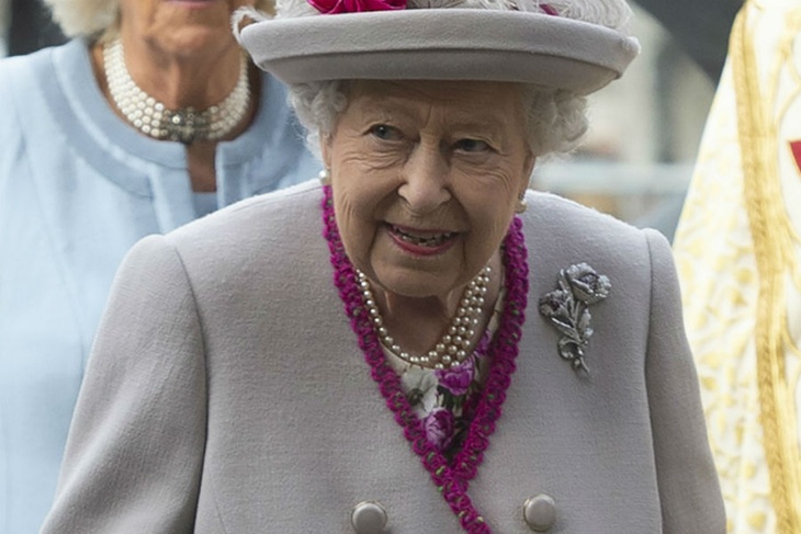 Королева завела тайный аккаунт в Facebook