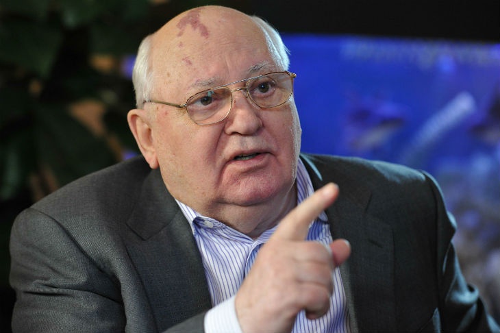 Горбачев предложил отменит в России новогодние выходные