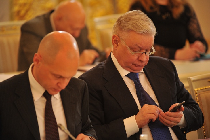 Руководитель Федеральной миграционной службы РФ Константин Ромодановский (справа) во время заседания Высшего Государственного Совета Союзного государства.