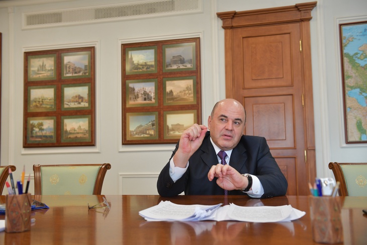 Михаил Мишустин в кабинете