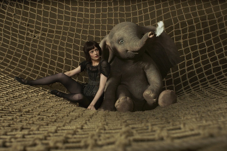 Кадр из фильма «Дамбо» (2019г.)