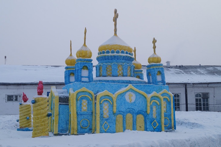 Храм из снега
