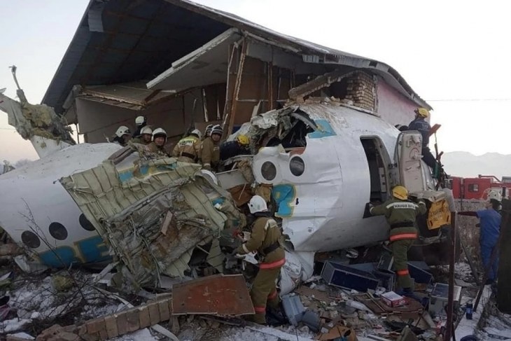 Упавший в Казахстане самолет