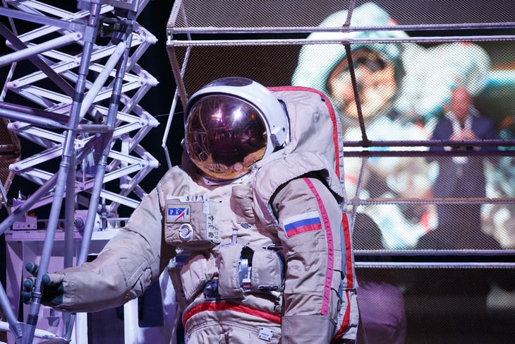 Космический скафандр на выставке "pro КОСМОС"