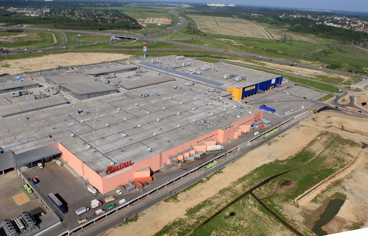 Вид на московский магазин IKEA с вертолета