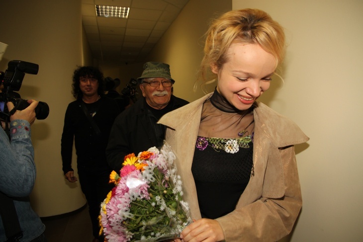 Цымбалюк-Романовская заявила, что ее шантажируют адвокаты Джигарханяна