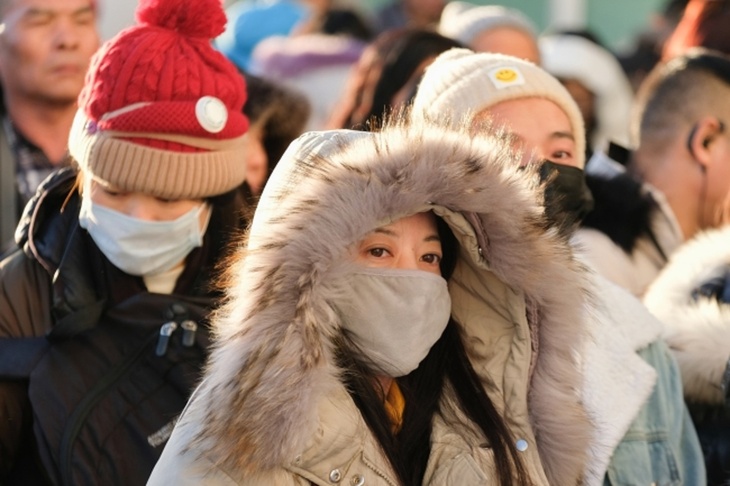 Корейцы в масках от коронавируса