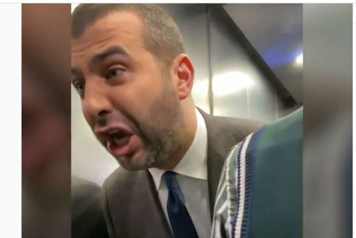 Иван Ургант: пародия в лифте