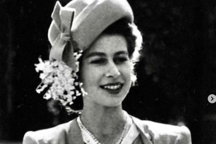 «Убийственно красив»: как королева «втюрилась» в своего телохранителя