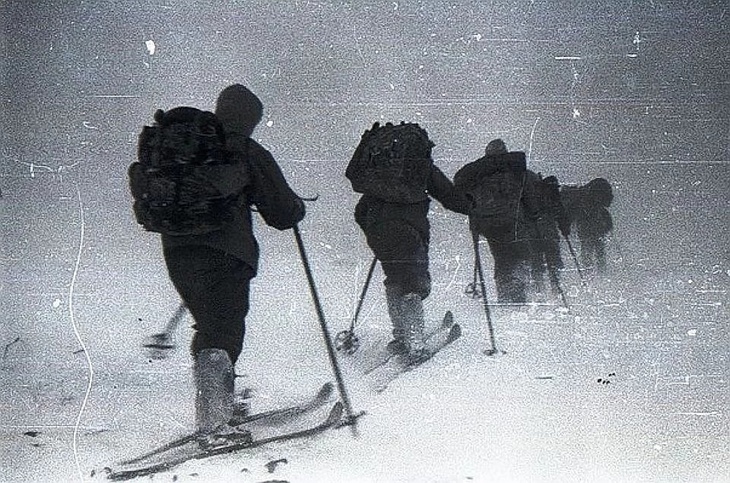 Зимой 1959 года в горах Северного Урала пропали девять туристов-лыжников.