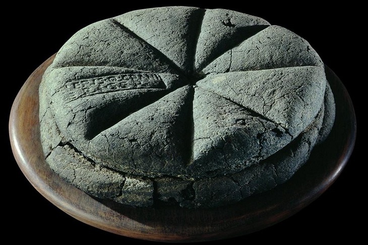 Ученые и повара раскрыли рецепт хлеба из древних Помпей