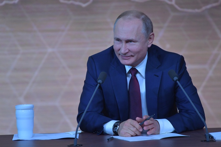 В Кремле объяснили, почему Путин не останется дома из-за коронавируса