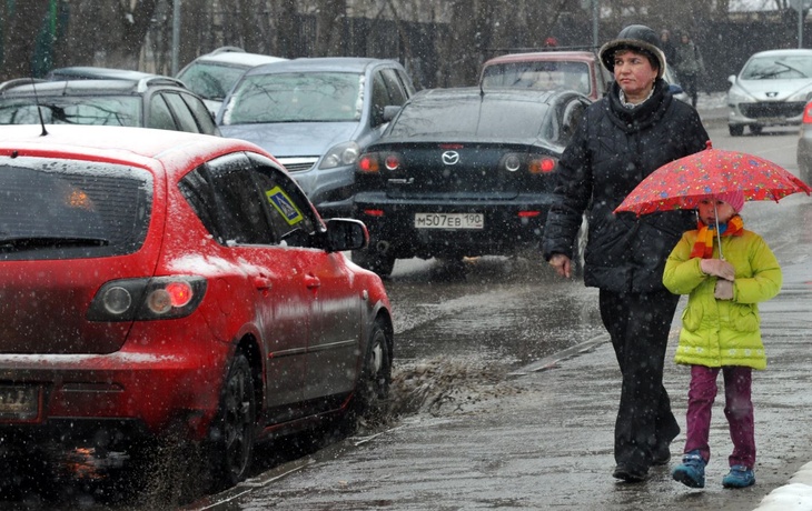 Снег и гололед: после аномального тепла в Москву нагрянет холод 