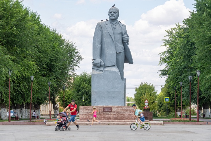 Известный политолог раскритиковал влияние Ленина на Россию