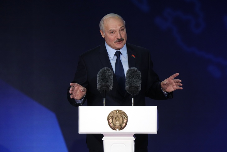 Лукашенко пообещал каждому белорусу цыбулю от COVID-19
