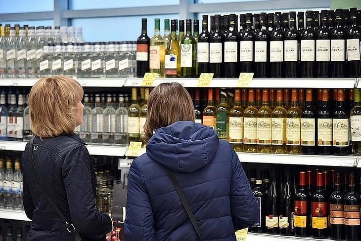 Витрина с алкогольной продукцией