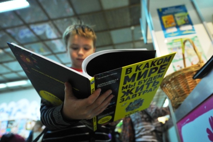 «Слабонервным детям лучше не слушать»: Иван Дорн читает на ночь Григория Остера