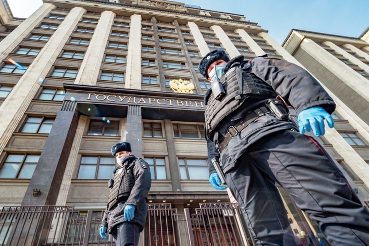 Решил, что нелегалы из-за границы: житель Москвы пожаловался на смуглых гуляк