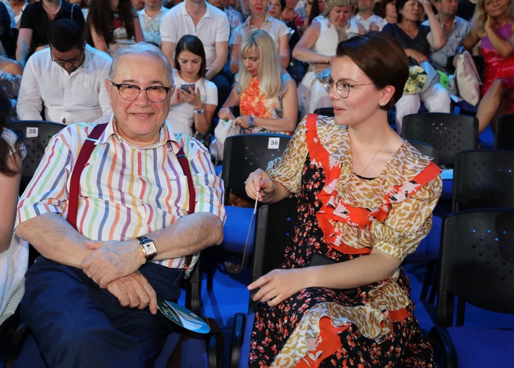 Петросян и Брухунова заявились вместе на «Вечерний Ургант»