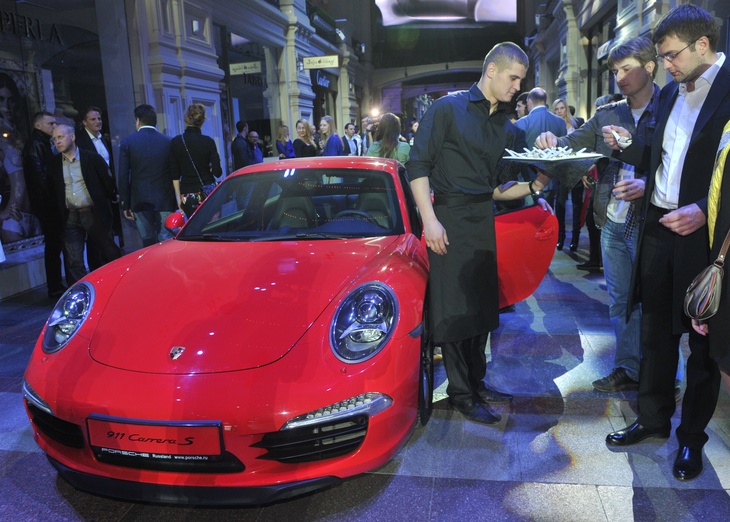 Из рук в руки: Porsche Кокорина достался другому футболисту