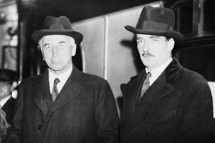 Сэр Джон Саймон и сэр Энтони Иден