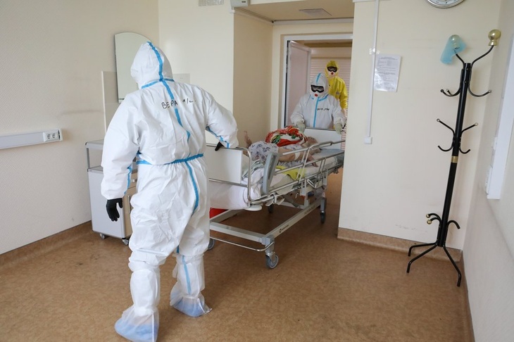 Медики с каталкой