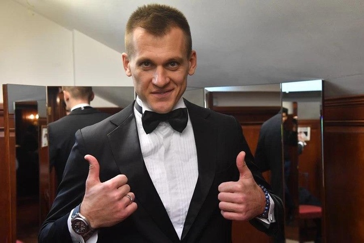 Мужчина в костюме