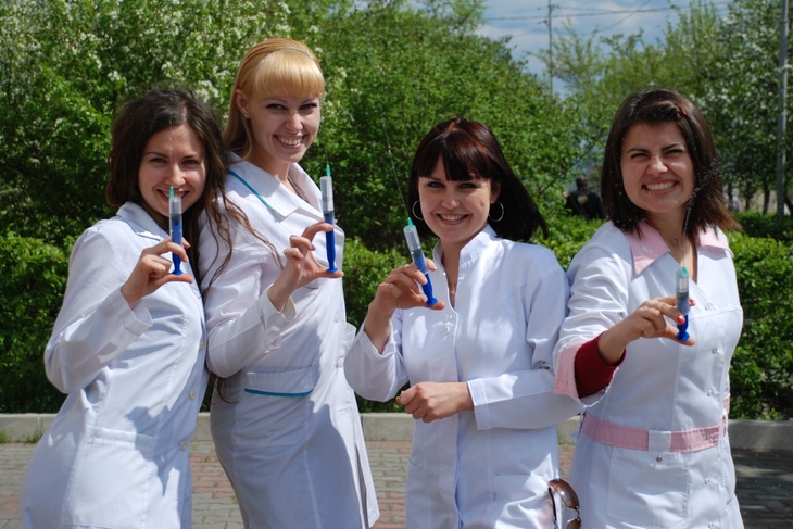 Студентки-медики