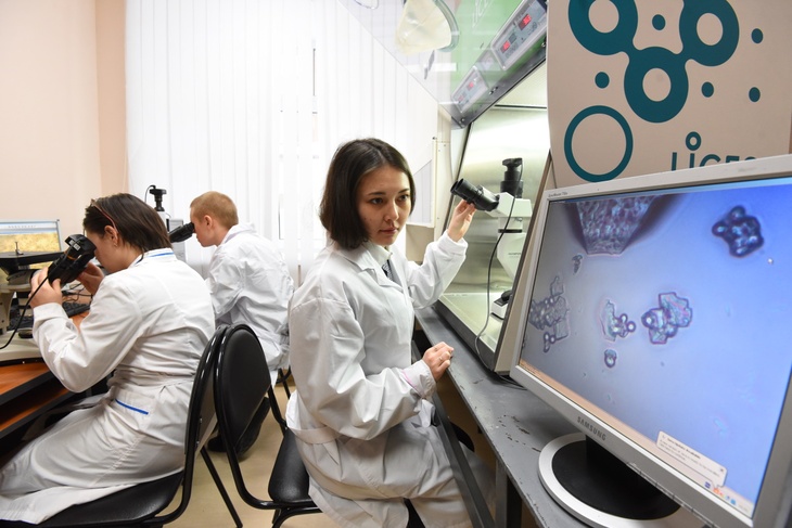 Студенты-медики