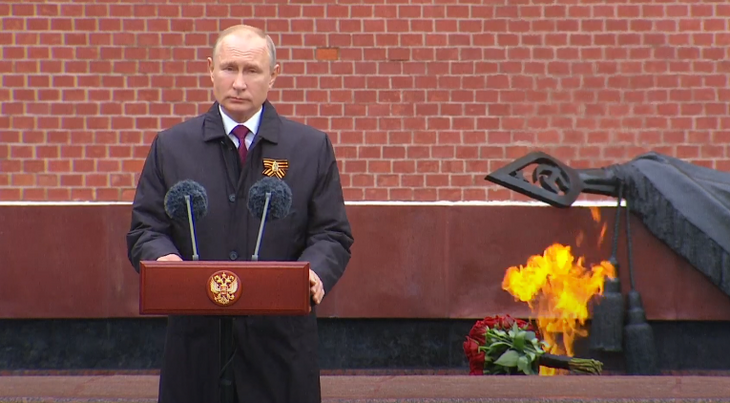 Ревизор из Калмыкии получила цветы и поздравление от Путина