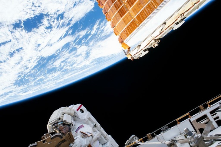Впервые в мире турист выйдет в открытый космос