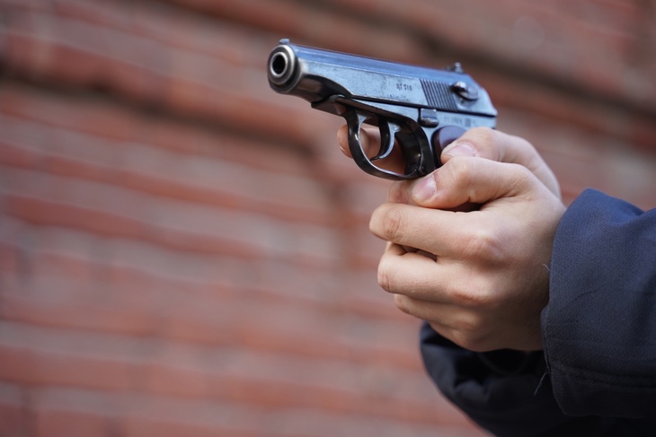 Закон охраняет преступника: эксперт о самообороне в России