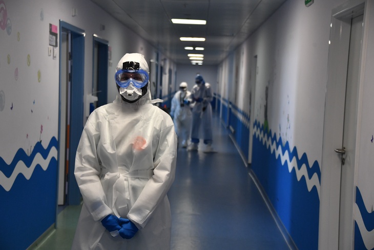 Новый минимум: в России выявили 7113 новых случаев коронавируса 