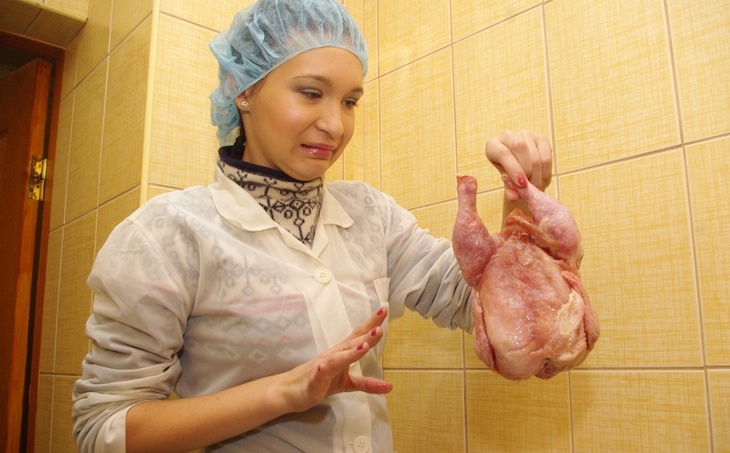 Названы марки опасных для здоровья окорочков цыплят