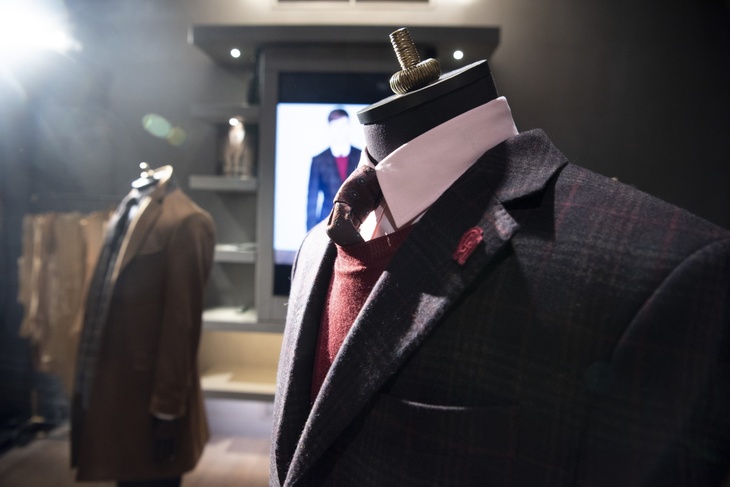 Мужские костюмы