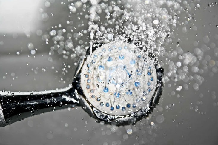 Как душ может защитить от коронавируса