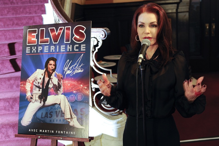 Присцилла Пресли представляет шоу Элвиса Пресли